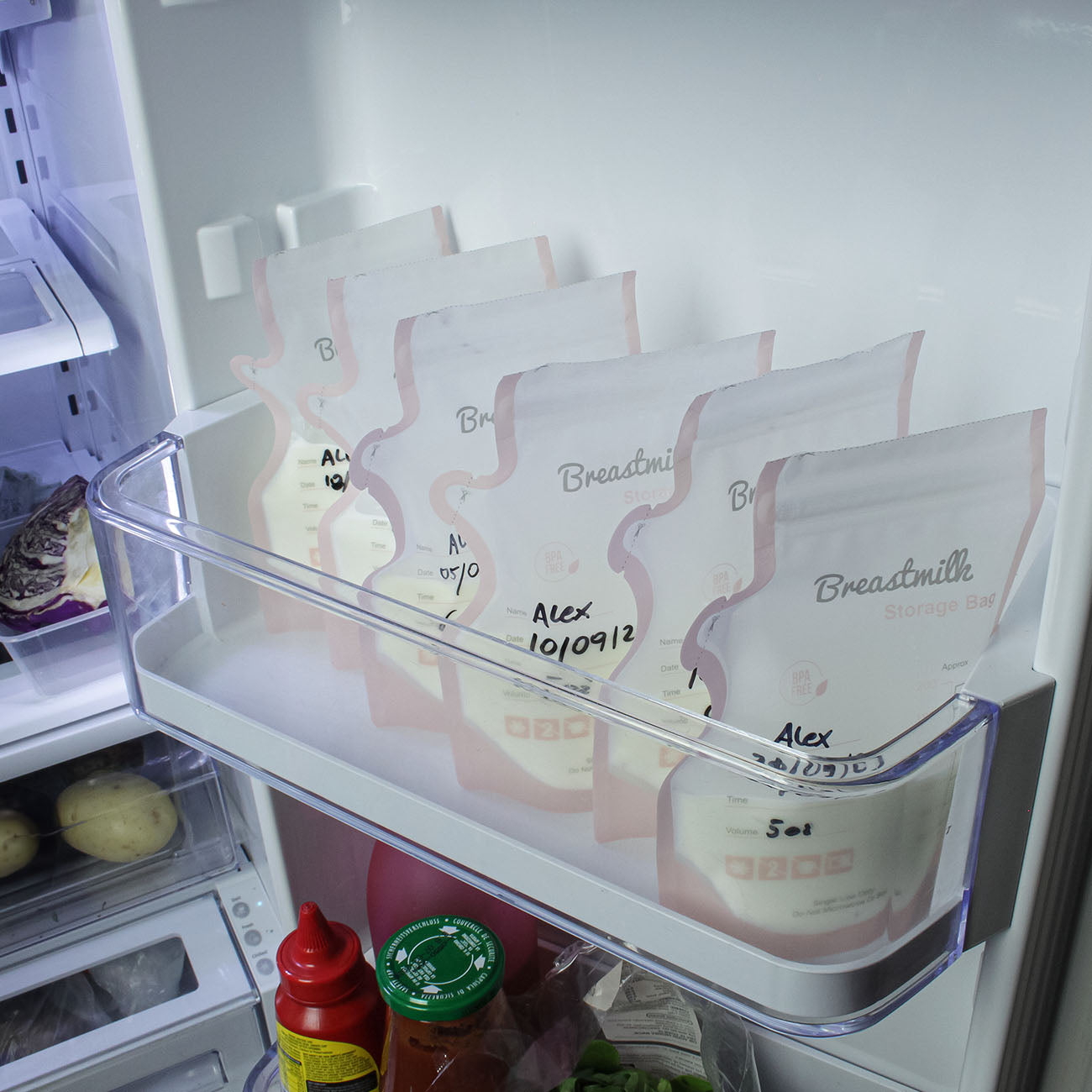 baby milk in fridge-mom storage bags