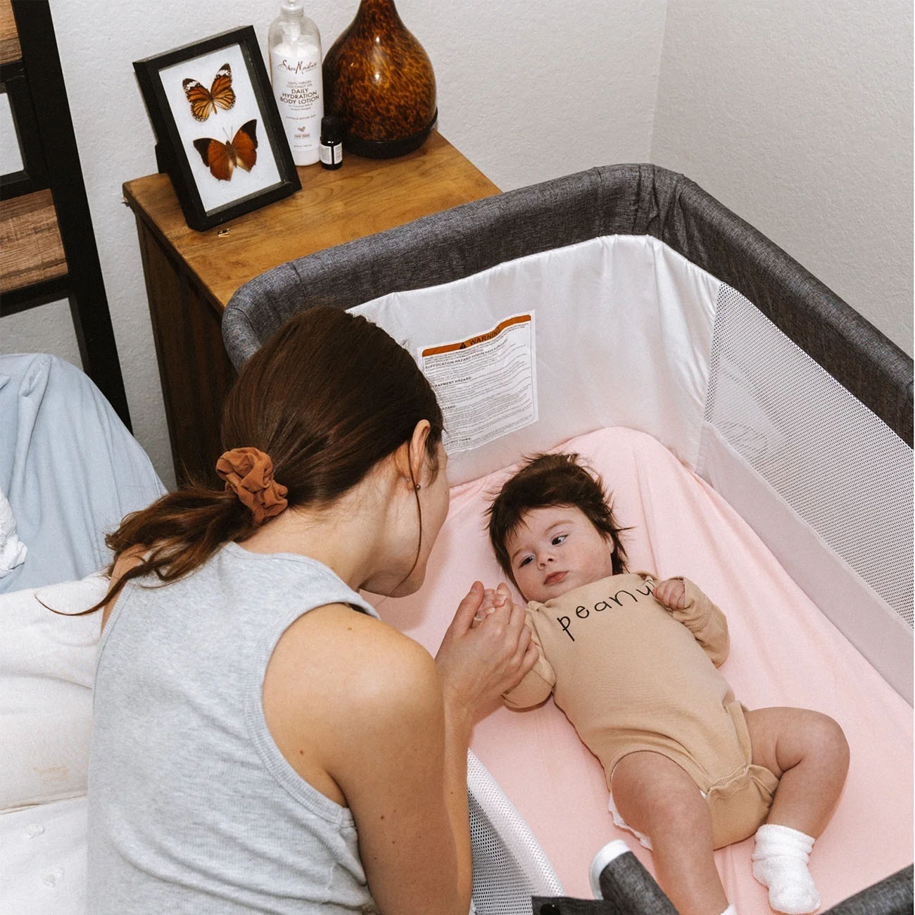 portable bassinet bassinet-Bedside Sleeper-baby bassinet-baby bedside bassinet-woman-baby inside-infant baby-in the bassinet-cradle